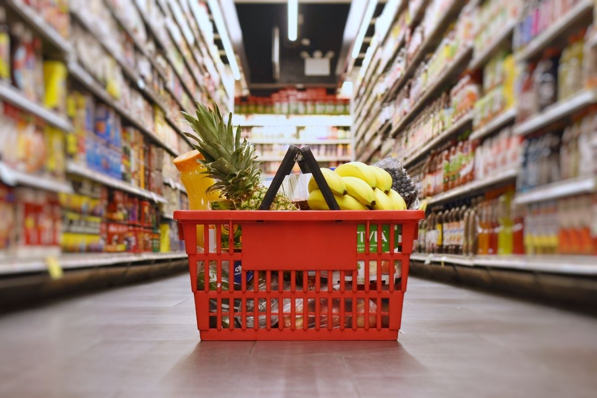 Green Choices for Your Weekly Food Shopping: Navigating the Supermarket Sustainably